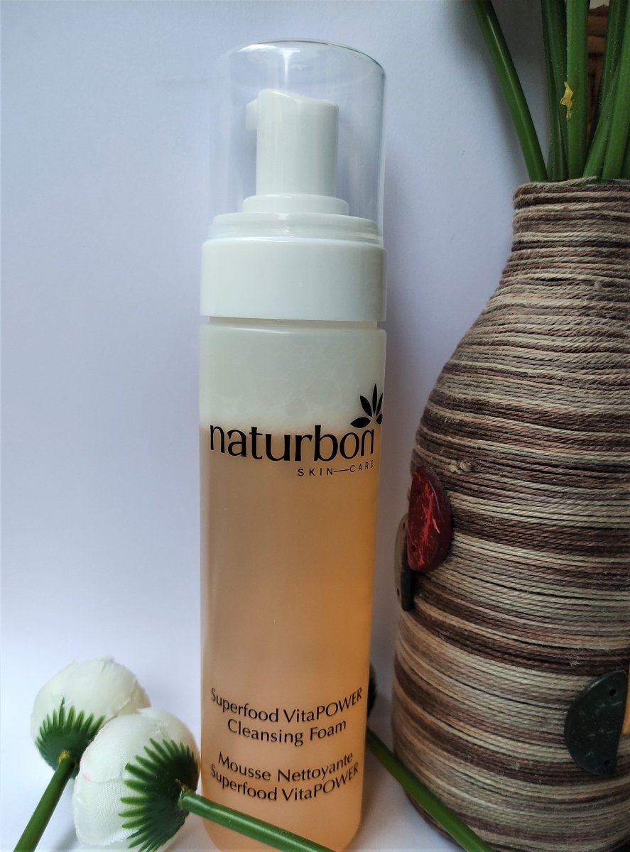 Naturbon Superfood VitaPOWER Cleansing Foam Face Wash